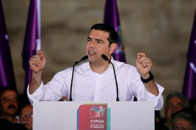 Costas Baltas/Reuters. Den græske premierminister, Alexis Tsipras, agter at udskrive valg, efter at hans parti, Syriza, går tilbage ved europaparlamentsvalget. (Arkivfoto)