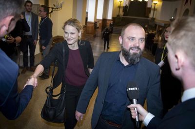 Liselotte Sabroe/Ritzau Scanpix. Politisk ordfører Pernille Skipper (EL) og partiets spidskandidat til EP-valget, Nikolaj Villumsen, er glade for valgresultatet.