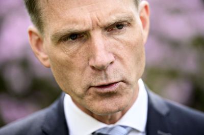 Philip Davali/Ritzau Scanpix. EP19: Kristian Thulesen Dahl efter Dansk Folkeparti har holdt pressemøde om det kommende Europa-Parlamentsvalg i Bibliotekshaven ved Christiansborg i København, fredag den 24. maj 2019. Foto: Philip Davali/Ritzau Scanpix