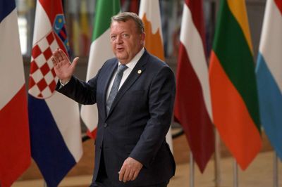 Emmanuel Dunand/Ritzau Scanpix. Lars Løkke Rasmussen ankommer til tirsdagens EU-topmøde i Bruxelles.