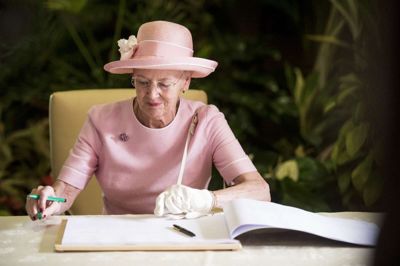 Sarah Christine Nørgaard/Ritzau Scanpix. Torsdag klokken 11.00 modtager dronning Margrethe statsminister Lars Løkke Rasmussen (V), der vil orientere om den parlamentariske situation. (Arkivfoto)