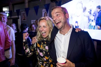 Nikolai Linares/Ritzau Scanpix. Morten Østergaard og Ida Auken til valgfesten hos Radikale på Vesterbro i København under Europa-Parlamentsvalget. De Radikale har både haft fremgang ved EP-valget og folketingsvalget.