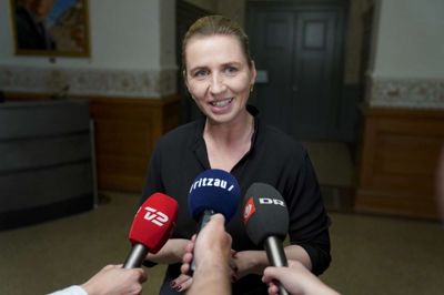 Martin Sylvest/Ritzau Scanpix. Den kongelige undersøger, Socialdemokraternes formand, Mette Frederiksen, forlod lørdag forhandlingslokalet efter sine sonderinger blandt de partier, der har peget på hende som statsminister.