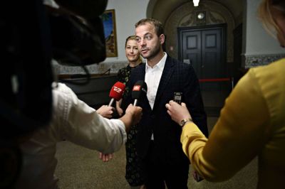 Morten Østergaard og Sofie Carsten Nielsen ankommer til møde om regeringsforhandlingerne med Socialdemokratiet på Christiansborg onsdag den 12. juni 2019. Foto: Philip Davali/Ritzau Scanpix