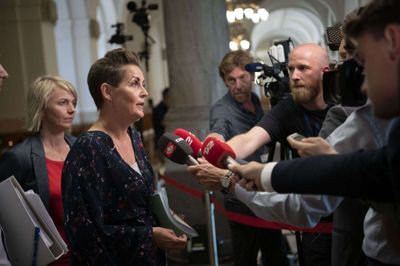 SFs Pia Olsen Dyhr møder op til regeringsforhandlinger på Christiansborg onsdag aften den 19. juni 2019.. (Foto: THOMAS SJØRUP/Ritzau Scanpix)