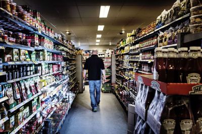 De Samvirkende Købmænd er langt fra tilfredse med at se milliarder af kroner flyde fra betalingerne i deres køer ned i lommerne på ledelsen i Nets i form af belønning for investeringsprogrammer. (Arkivfoto)