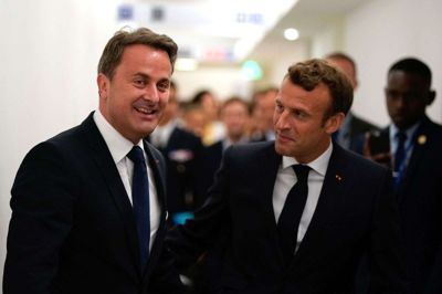 Luxemburgs premierminister, Xavier Bettel, (venstre) og Frankrigs præsident, Emmanuel Macron, har begge udtalt opbakning til Margrethe Vestager.