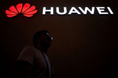 Der er i øjeblikket et stort pres på kinesiske Huawei, og i maj forlød det, at de ikke længere kunne få adgang til dele af Googles software til selskabets mobiltelefoner fremadrettet. (Arkivfoto)