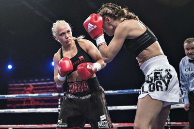Dina Thorslund ses her under et Nordic Fight Night-stævne. Lørdag bokser hun i Horsens mod australier.