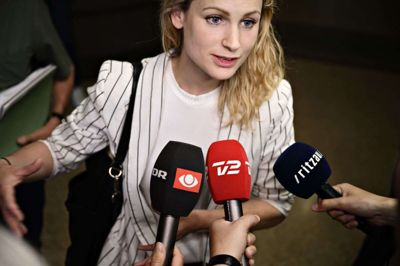 Pernille Skipper fra Enhedslisten ankommer til dagens regeringsforhandlinger i Landstingssalen på Christiansborg.
