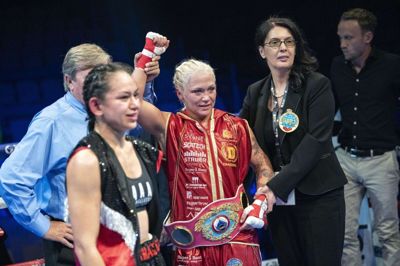 Dina Thorslund er fortsat verdensmester i boksning.