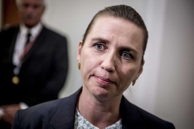Mette Frederiksen (S) forlader sit kontor efter regeringsforhandlinger på Christiansborg mandag den 24. juni.