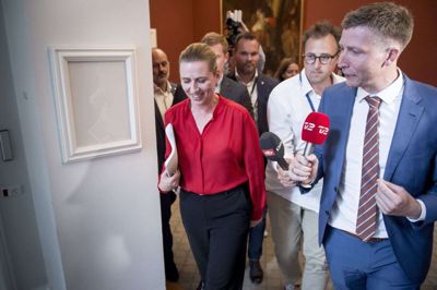S-formand Mette Frederiksen har ikke sagt mange ord til pressen tirsdag om de igangværende regeringsforhandlinger.