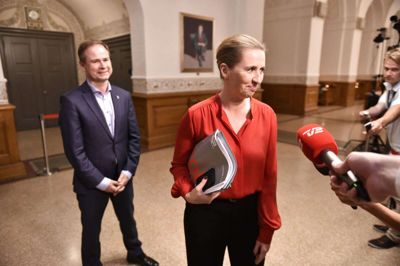 Mette Frederiksen (S) er måske på vej ind til det afgørende møde sent tirsdag, som endegyldigt kan gøre hende til statsminister.