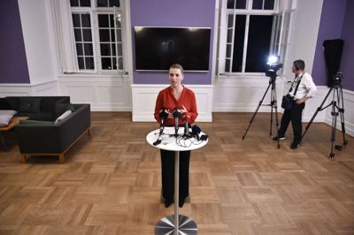 Mette Frederiksen (S) holdt pressemøde natten til onsdag.