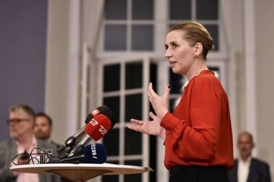 Socialdemokratiets formand Mette Frederiksen banede onsdag aften vejen for en ny S-regering med hende selv i spidsen. Den nye regeringen vil blandt andet tage et opgør med de nationale test.