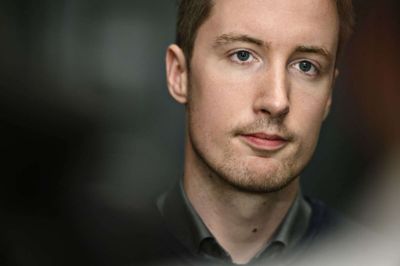 Gruppeformand og børneordfører Jacob Mark fra SF forklarer, at hans parti har slækket på sit krav om en hurtig afskaffelse af kontanthjælp, fordi der i aftalen mellem S, R, SF og EL til gengæld er sat 250-300 millioner kroner af i tilskud til børnefamilier, der er omfattet af kontanthjælpsloftet. (Arkivfoto)