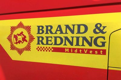 Brand & Redning Midtvest rykkede torsdag ud i sag om olie i Brande Å. Foto: Jacob Hove