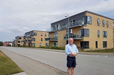 Thomas Bak ejer de tre punkthuse på hjørnet af Færøgade og Norgesgade i Ikast. Hvert hus har ni lejligheder, og alle er lejet ud i så hurtigt et tempo, så ejeren nu vil opføre et fjerde punkthus i rækken.Foto: Thomas Vang Nielsen