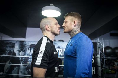 Mark O. Madsen (tv.) mødte Patrick Nielsen i en MMA-kamp i KB-hallen i juni. Han vandt kampen på under tre minutter. Det var den tidligere bryders seneste kamp.