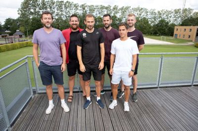 De seneste seks læreransættelser på ISI Idrætsefterskole. Fra venstre Steffen Kjærsgaard Bertelsen, Rune Düring, Thomas Baadsgaard Stephansen, Mads Buttgereit, Anders Kornum Thomassen og Andreas Dalgaard Justesen- fire af dem har allerede valgt at flytte til Ikast med familien, mens de to øvrige allerede bor i Midtjylland. ?Foto: Privatfoto