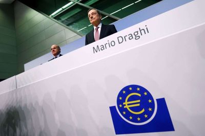 ECB-leder Mario Draghi på et pressemøde efter rentesænkningen. Ifølge Draghi "bør regeringer med et finansielt råderum handle på en effektiv og rettidig måde". Her tænker han blandt andet på Tyskland.