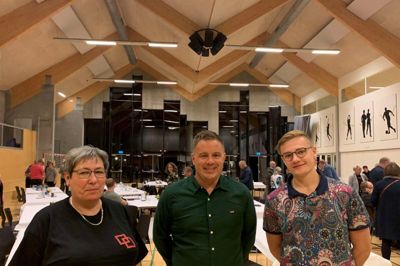 Trine Andresen fra Hedens Squaredancere modtog prisen for årets forening, Nikolaj Rytter fra Ikast FC blev årets ildsjæl og Martin Baastrup fra Brande Gymnastik-og Ungdomsforening blev årets ungleder. ?Foto: Henrik Ole Jensen