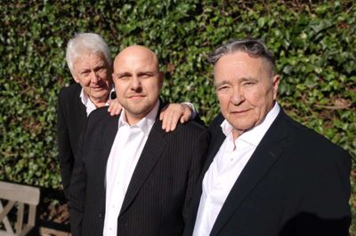James Rasmussen med sin trio, der spiller på fredag. Foto: PR-foto