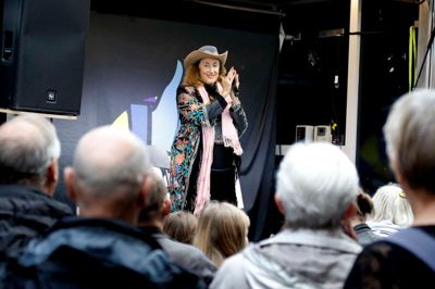 Tamra Rosanes sang denne festlige frivillige fredag i gang, som i år er slået sammen med Kulturnatten. ?Foto: Mikkel Korsgaard Christensen