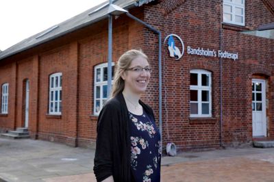 Statsautoriseret fodterapeut Kristinna Bandsholm Klyver har flyttet sin virksomhed Bandsholm's Fodterapi ind i den gamle stationsbygning i Bording. ? Foto: Henrik Ole Jensen
