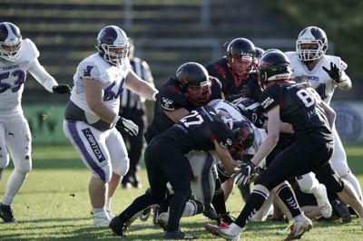 De sortklædte Triangle Razorbacks-spillere vandt Mermaid Bowl for ottende gang i klubbens historie.