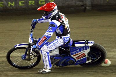 Speedwaykøreren Leon Madsen kørte uden smerter lørdag i Polen, hvor han vandt sit tredje grandprix i VM-serien og samlet sikrede VM-sølv.