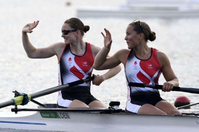 Lærke Berg Rasmussen (tv.) vandt i 2016 OL-bronze sammen med Anne Dsane Andersen (th.) i Rio. Ved OL i 2020 i Tokyo er førstnævnte en del af den danske damefirer. (Arkivfoto)
