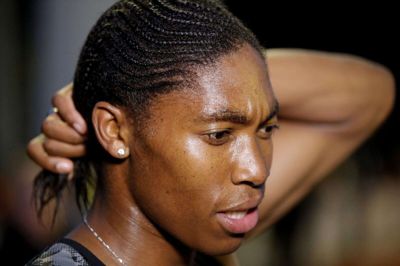IAAF kræver, at Caster Semenya skal sænke sit testosteronniveau med medicin for at konkurrere ved internationale stævner. Nu gælder samme regler for transkønnede.