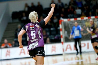Vilde Ingeborg Johansen og Herning-Ikast Håndbold spillede sig i weekenden sikkert videre i EHF Cuppen. I aften gælder det en kamp mod EH Aalborg i den danske liga. Foto: Flemming Hansen