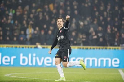 Erik Sviatchenko jubler over sin scoring til 4-1 mod FCK. Foto: Henrik Ole Jensen