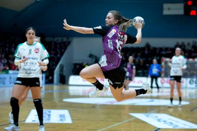 Emma Friis, der her ses i sidste uges hjemmekamp mod Viborg, er tvivlsom til aftenens udekamp mod Randers HK. Foto: Tom Laursen