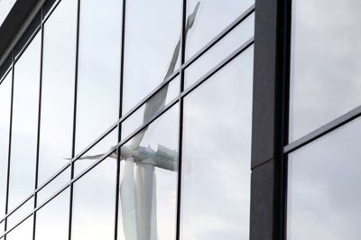 To portrætfotos af Mogens Nyborg Pedersen, som har titel af "Head of global sourcing" ved Siemens Wind Power. Han koordinerer kontakten og samarbejdet til Siemen' mange underleverandører.
Udover fotos af Mogens må du gerne skyde 1-2 fotos af virksomheden udefra.
Det skal bruges til Vækstjylland i december, hvor temaet er Underleverandører.