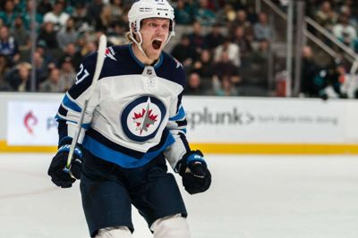 Winnipeg Jets' danske venstre wing, Nikolaj Ehlers, scorede til 2-1 i 4-3-sejren over Florida Panthers natten til fredag.