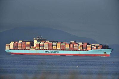 Billigere brændstof og højere takster har givet Mærsks containerfragt til havs et skub i ryggen og løftet selskabets driftsoverskud. (Arkivfoto)