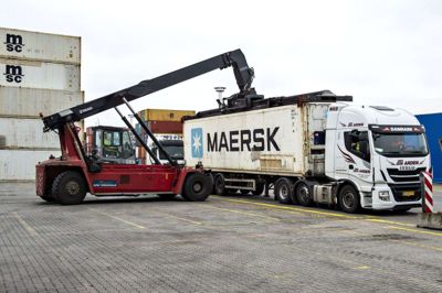Mærsk håber i fremtiden at bevæge sig ind på markedet for containerfragt på land. (Arkivfoto)