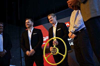 Jonas Høgh-Christensen (til venstre) og Nicolai Sehested (til højre) præsenterede onsdag den danske satsning i SailGP i Skuespilshuset i København.