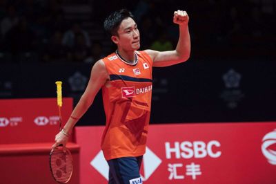 Kento Momota knytter næven, som han så ofte har gjort gennem et succesfuldt år.