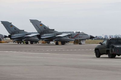 Tyske Tornado-kampfly på den tyrkiske base Incirlik i 2016. Året efter blev de tyske fly trukket hjem, efter en politisk strid mellem Tyskland og Tyrkiet endte med, at de tyske Nato-fly var uønskede i landet.
