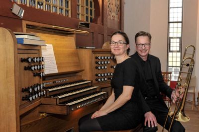 Signe Buch Ladehoff og Ebbe Ringblom har sammen dannet duoen Duo Es og optræder i Ikast Kirke mandag aften til årets nytårskoncert. ?Foto: PR