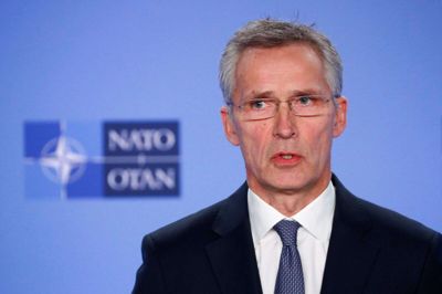 Natos generalsekretær, Jens Stoltenberg, siger efter et hastemøde i alliancen, at konflikten i Mellemøsten må nedtrappes. Han siger, at Iran må afstå fra yderligere vold og optrapning - og han opfordrer til tilbageholdenhed hos alle parter.