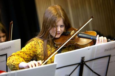 Først generalprøve og så violinist med DR’s Gallashow. Anne Katrine Stær havde en særdeles travl lørdag. Foto: Tom Laursen