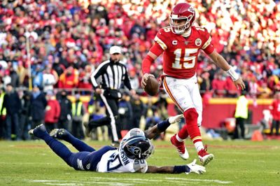Patrick Mahomes (i rød trøje) var endnu en gang forrygende spillende, da Kansas City Chiefs bookede plads i årets Super Bowl.