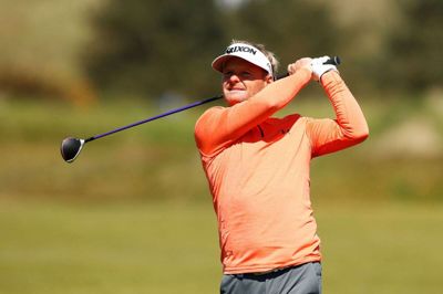 Søren Kjeldsen gik tredje runde i European Tour-turneringen i Saudi-Arabien i tre slag over par og ligger samlet et slag under par inden sidste runde.