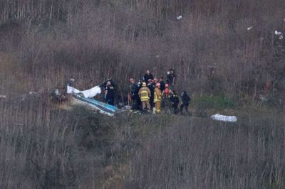 Helikopteren med blandt andre Kobe Bryant og den ene af hans døtre om bord styrtede ned i tæt tåge søndag nær Los Angeles.